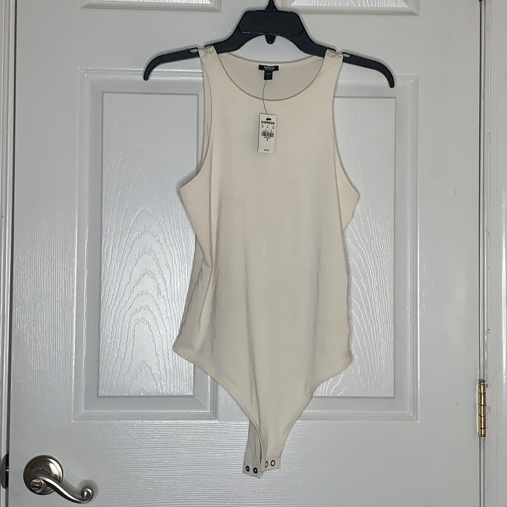 Express White Body Contour bodysuit in M